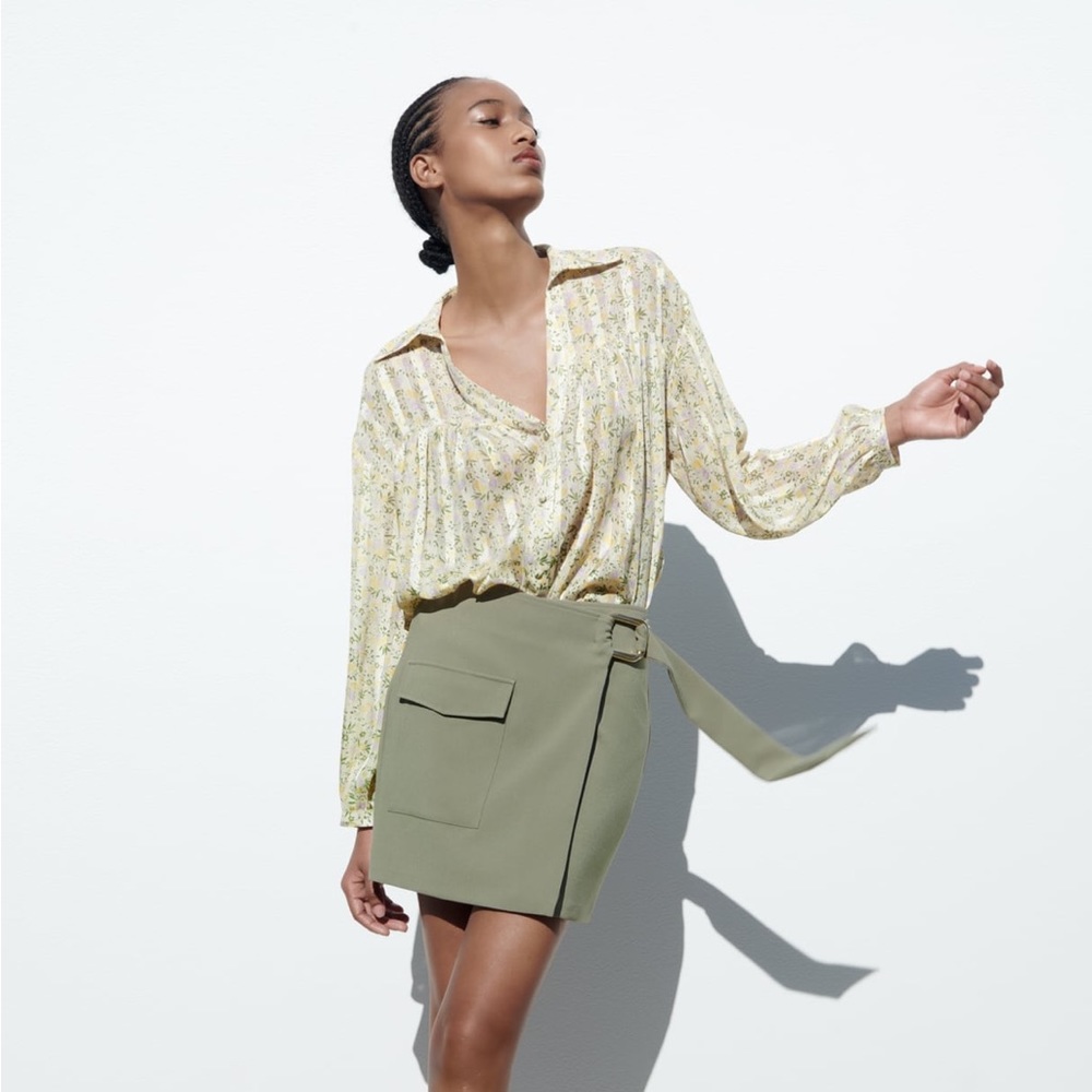NWOT Zara crossed mini skirt, size XS.
